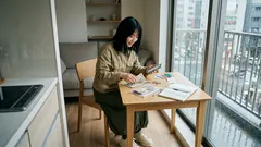 平均と中央値で見えてくる老後資金の現在地　単身世帯データで読み解く「困りにくい家計」の習慣