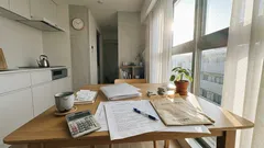 年金だけなら確定申告は不要…のはずが？「申告不要の基準」と戻るお金の分かれ道を数字で整理