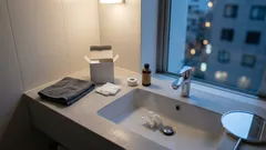 背中の小さなしこり、ある夜「プツッ」となる前に：粉瘤（表皮嚢腫）の特徴と気づき方